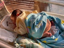 -震元堂母婴护理中心