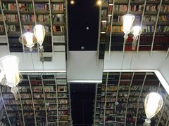 -钟书阁(松江泰晤士小镇店)