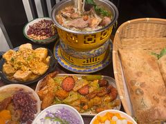 -八月美食小馆(银泰城总店)