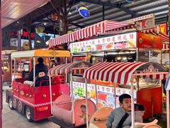 -三亚火车头万人海鲜广场