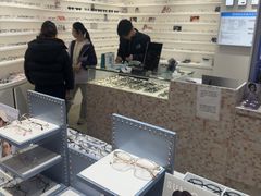 -美式眼镜·授权蔡司.依视路.尼康.豪雅.明月(南翔印象城店)