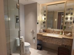 -宜昌均瑶国际酒店(宜昌CBD购物中心夷陵广场店)