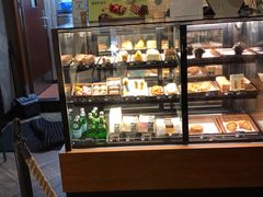 面包甜点陈列柜-星巴克(烟台大悦城店)