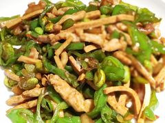 青椒干子毛豆炒肉丝-金陵一哥龙虾(水木秦淮店)