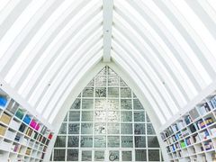 -钟书阁(松江泰晤士小镇店)