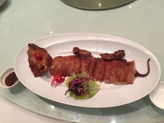 鸿运脆皮乳猪-唐宫海鲜舫