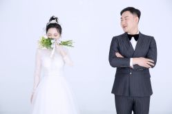 -玛奇朵婚纱摄影