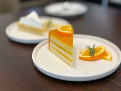 -Chom Cafe and Restaurant