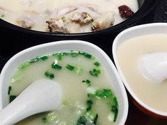 -洪氏嗨捞·广东猪肚鸡·椰子鸡火锅(西咸万象城店)