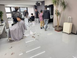 -宫铭烫发染发接发店