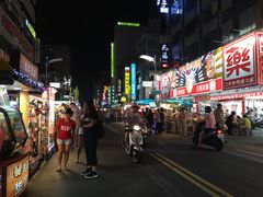 -六合夜市