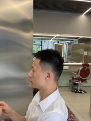 -侨治发型