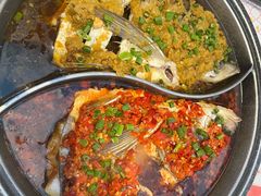 -阿瓦山寨·湘菜现炒·剁椒鱼头王(咸阳总店)