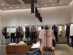 -URBAN REVIVO(西安Momopark店)