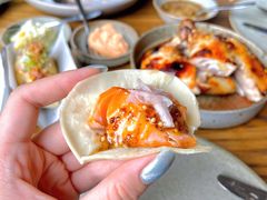 烟熏三文鱼配烤饺子皮和芥末籽酱-BOR Eatery(安福路店)