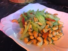 西芹腰果-陈帅夜排档·龙虾·炒菜·烤串(世茂店)