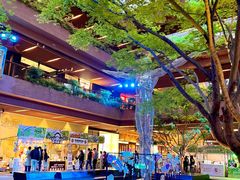 -瑞虹新天地月亮湾