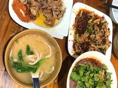 -朱大嘴肥肠血旺(福字街店)