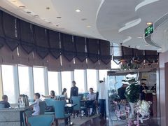 -怡豪大饭店·银顶旋转餐厅