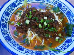 -渝之汇牛肉豌杂面
