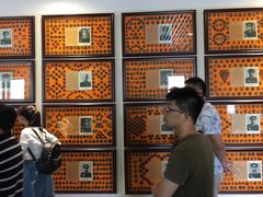 -毛泽东像章珍藏馆