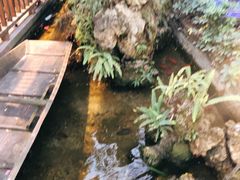-茅草房·河畔园林火锅