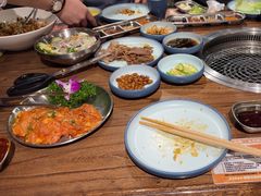 -明洞阿姨·韩式酱蟹烤肉·创意料理(三元桥店)