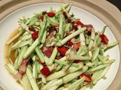 熏肉炒水芹菜-知楚•精致湖北菜(武商MALL店)