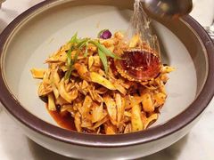 敲糖棒棒鸡-辛香汇·现炒川菜(淮海路百盛店)