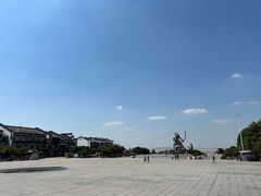 -巴陵广场