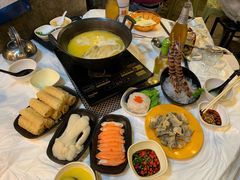 -鲜入围煮花胶鸡海鲜火锅