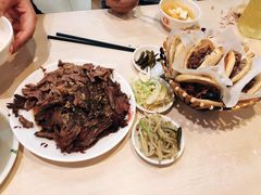 驴肉拼盘-闫家驴肉老店(华电一校店)