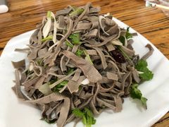 凉拌豆皮-溢心园香河肉饼总店