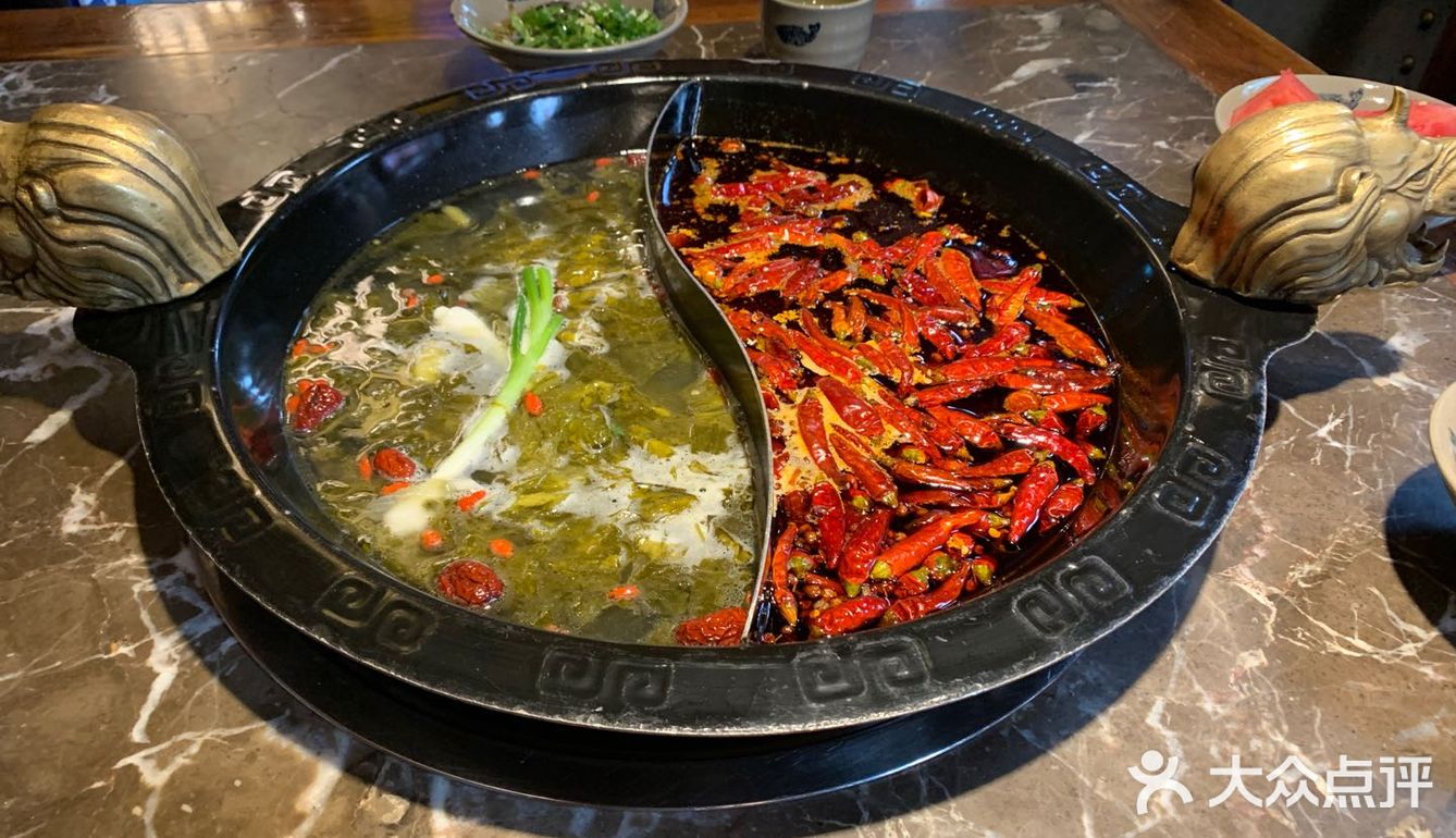 味道还是依旧喜欢今天尝试了一下酸菜锅底竟然莫名有点上头