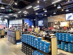 -SKECHERS 斯凯奇(上海国际时尚中心店)