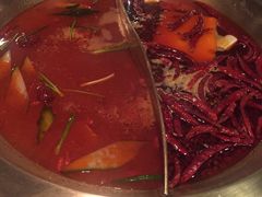 -重庆爽翻天老火锅(临平万达广场店)