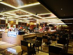 -大中华希尔顿酒店-念自助餐·嗨啤·小龙虾