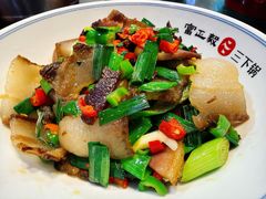 腊肉炒蒜苗-富正毅三下锅连锁(三店)