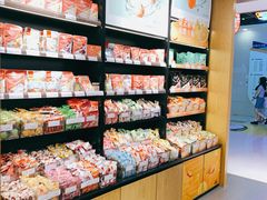 面包甜点陈列柜-良品铺子(五角场万达店)