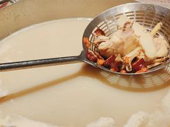 -尚尚仙·酸汤猪手·猪肚鸡火锅(华联万柳购物中心店)