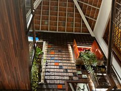 -Cuc Gach Quan Restaurant
