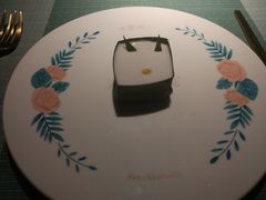 泰式椰奶西米露糕-蜜桃花开·中西融合菜E&W(南长街店)