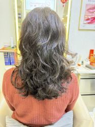 -虫二·专注健康烫染沙龙