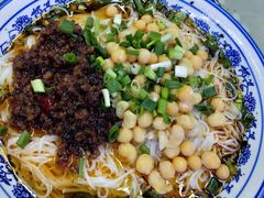 -渝之汇牛肉豌杂面