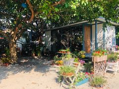 花园停车场-七色云蔬食(喜邻里店)