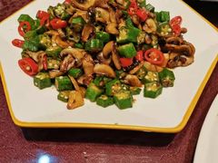 -老码头黑皮肘子锅包肉(文政街店)