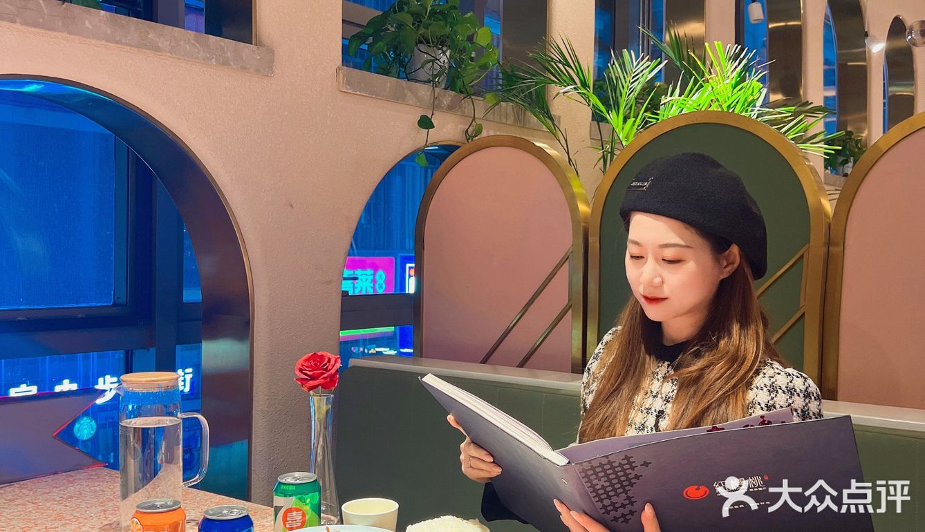 在花海餐厅享用高端东北菜|红樱桃花园餐厅
