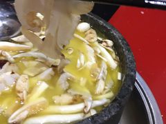 -南渝食府.墨脱石锅松茸鸡