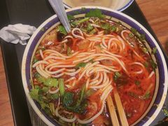 -云阿蛮云南生烫牛肉米线(奉贤路店)