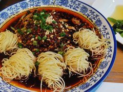 -临界音乐酒馆·小龙虾·江湖菜(华熙LIVE·鱼洞店)